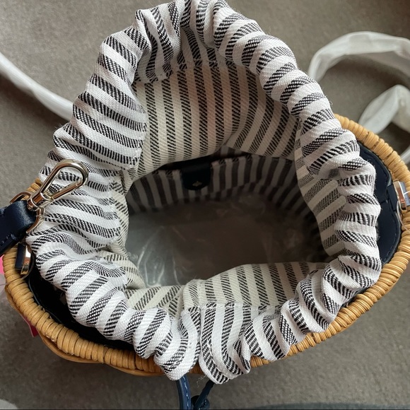 SOLD! 🎉Kate Spade medium wicker basket bag white navy stripe brand new with tag - Picture 11 of 15